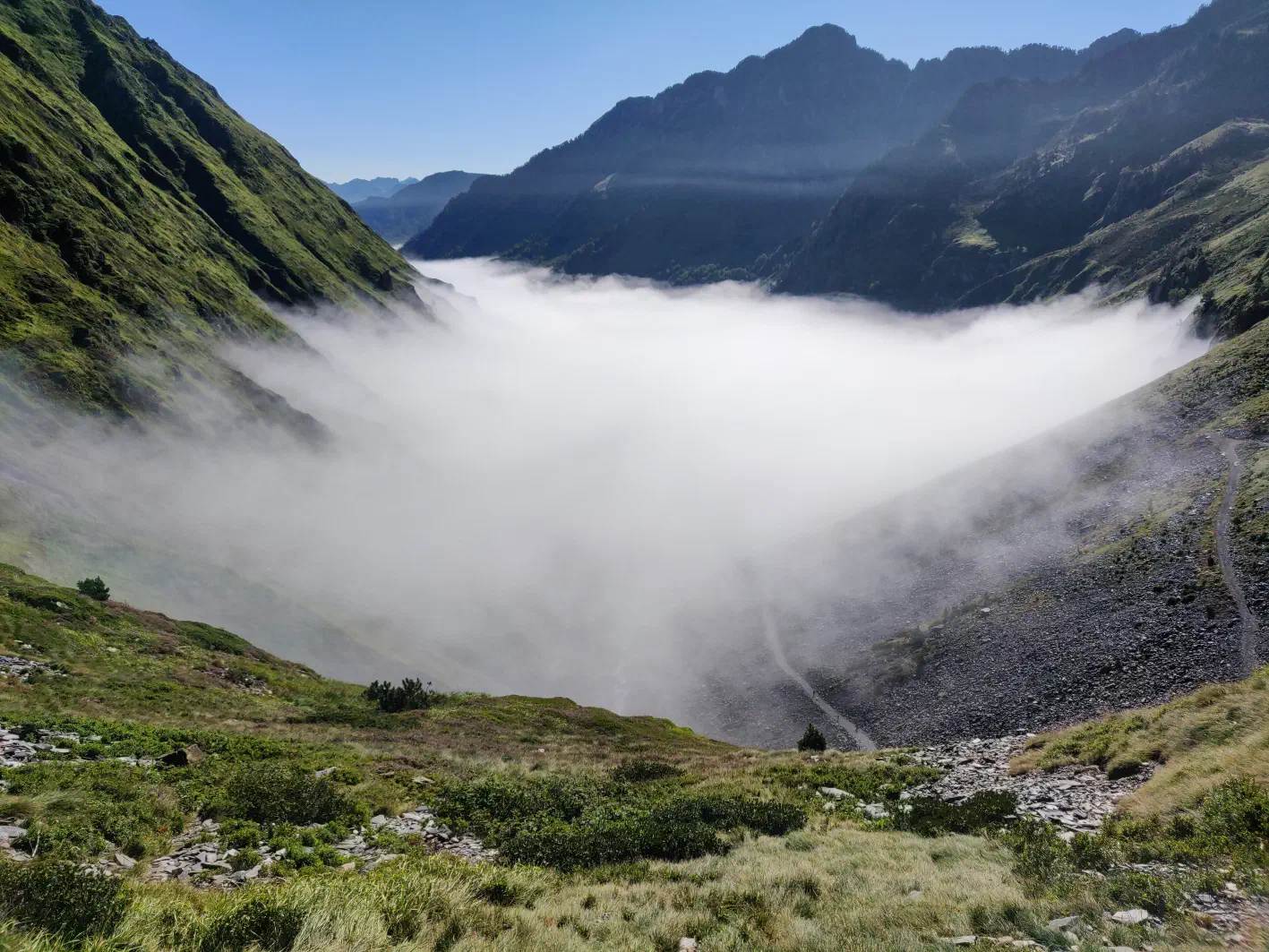 On sort de la mer de nuages