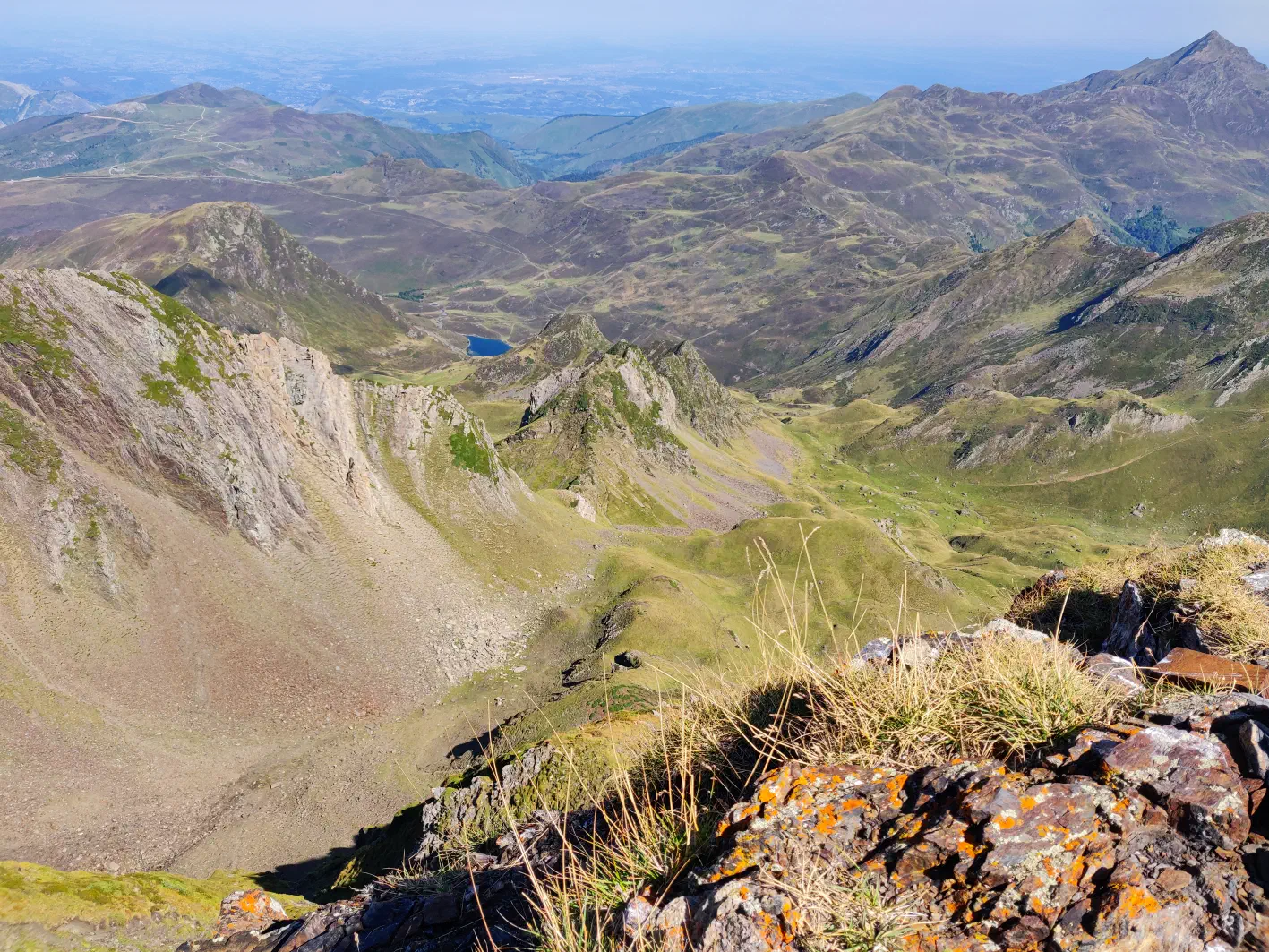 Le petit lac tout en bas
