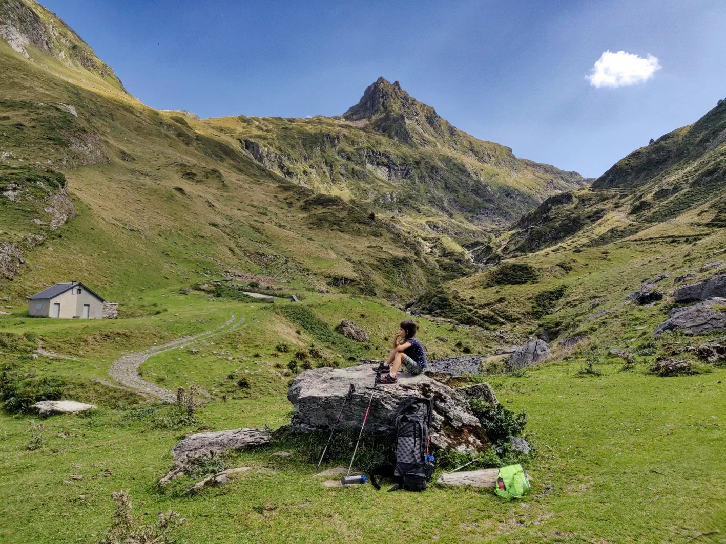 Pause goûter sur un rocher