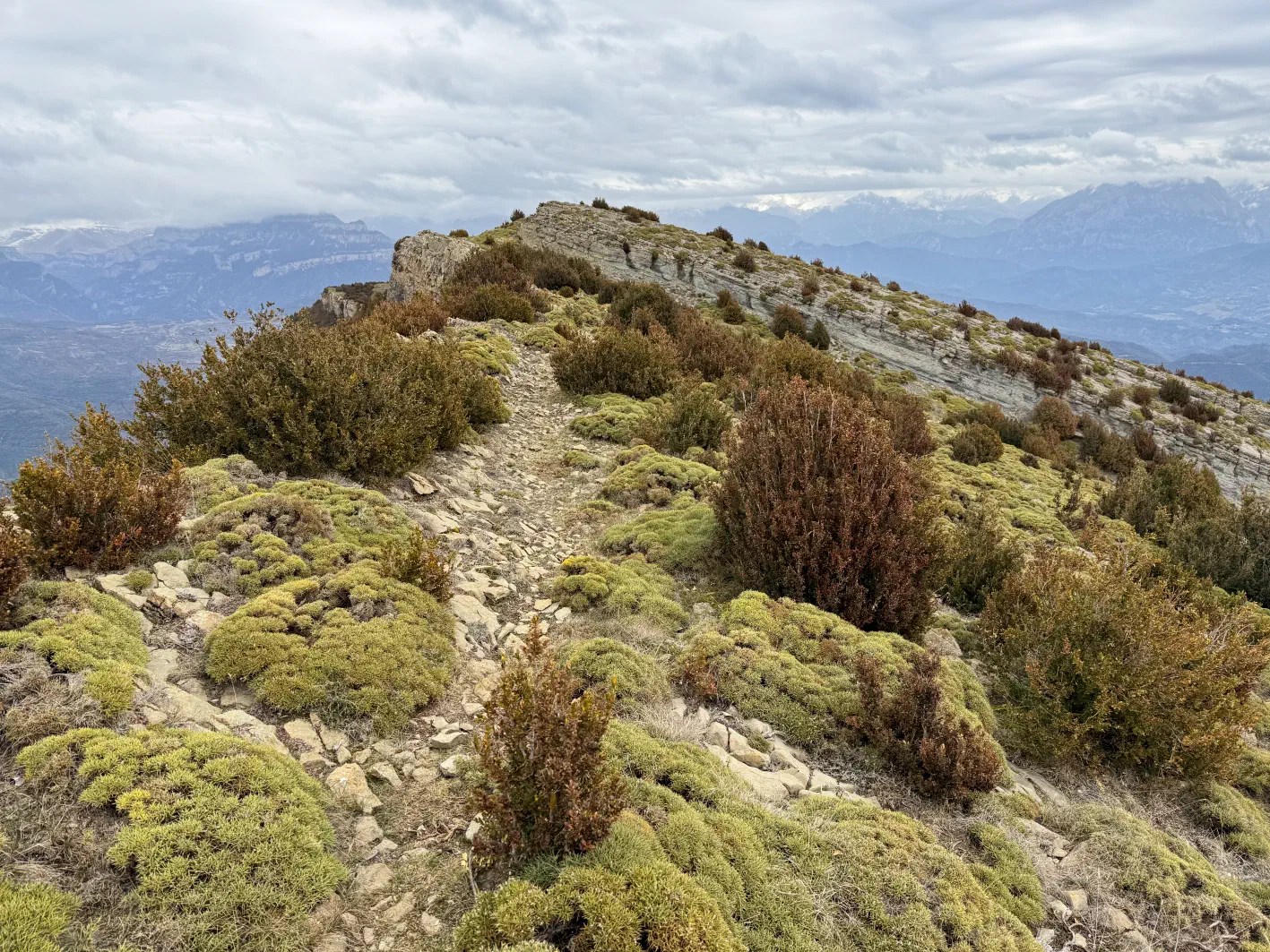 Le sentier de crête