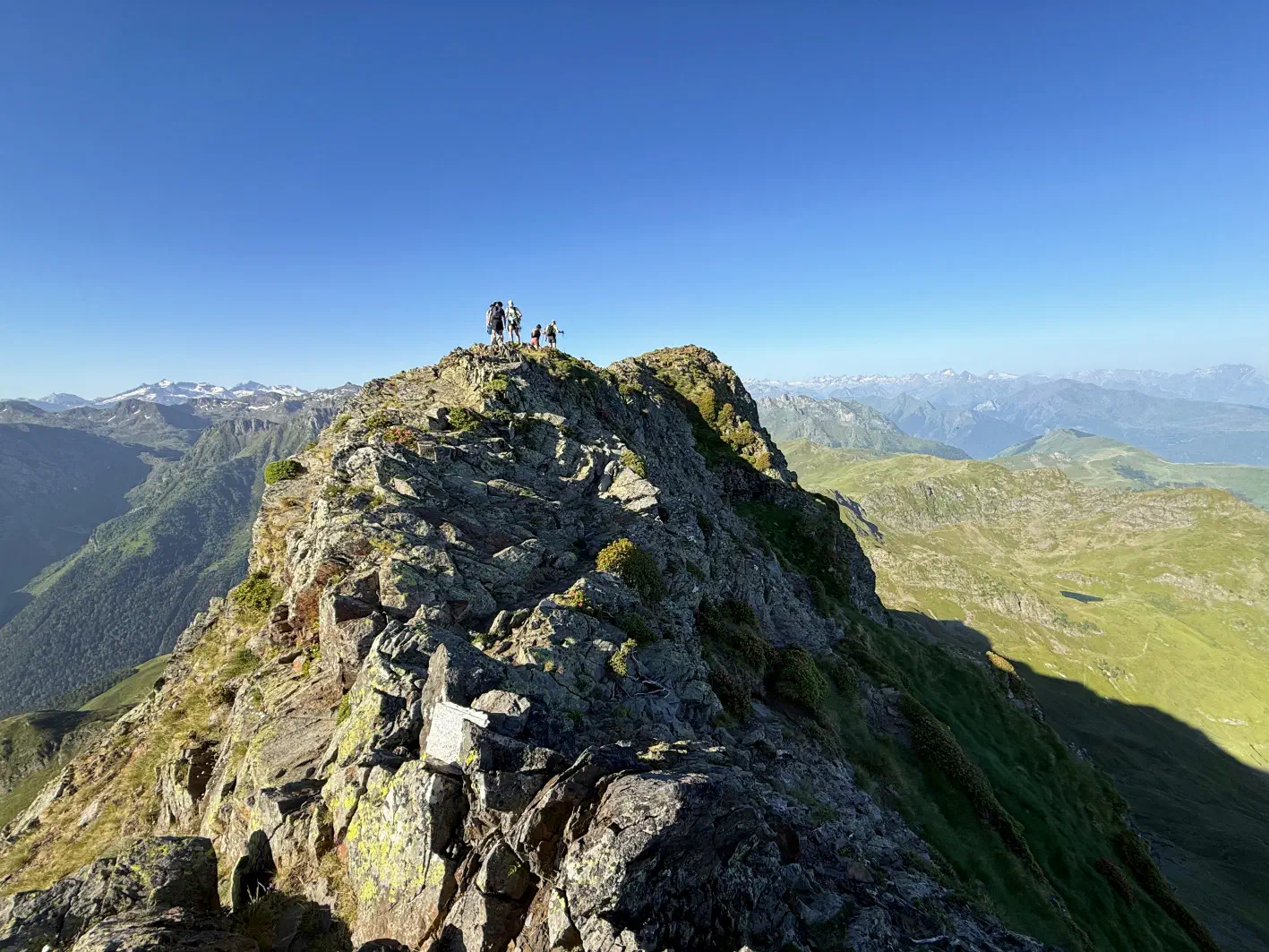 Du monde au sommet