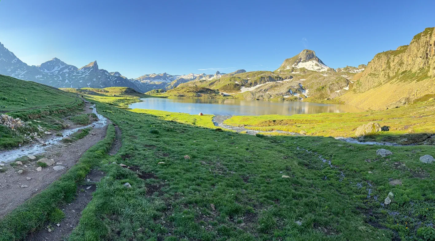 Le premier lac au soleil