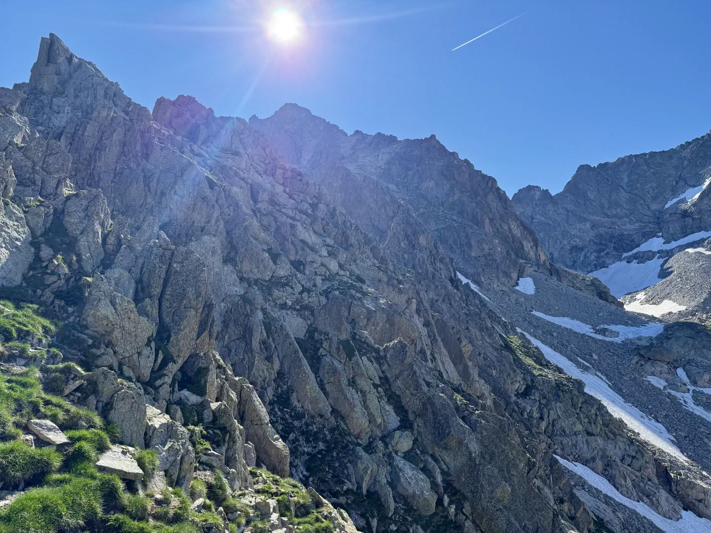 La crête à contre-jour