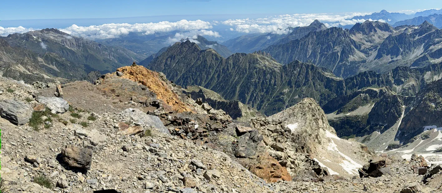 Tout le massif en panorama