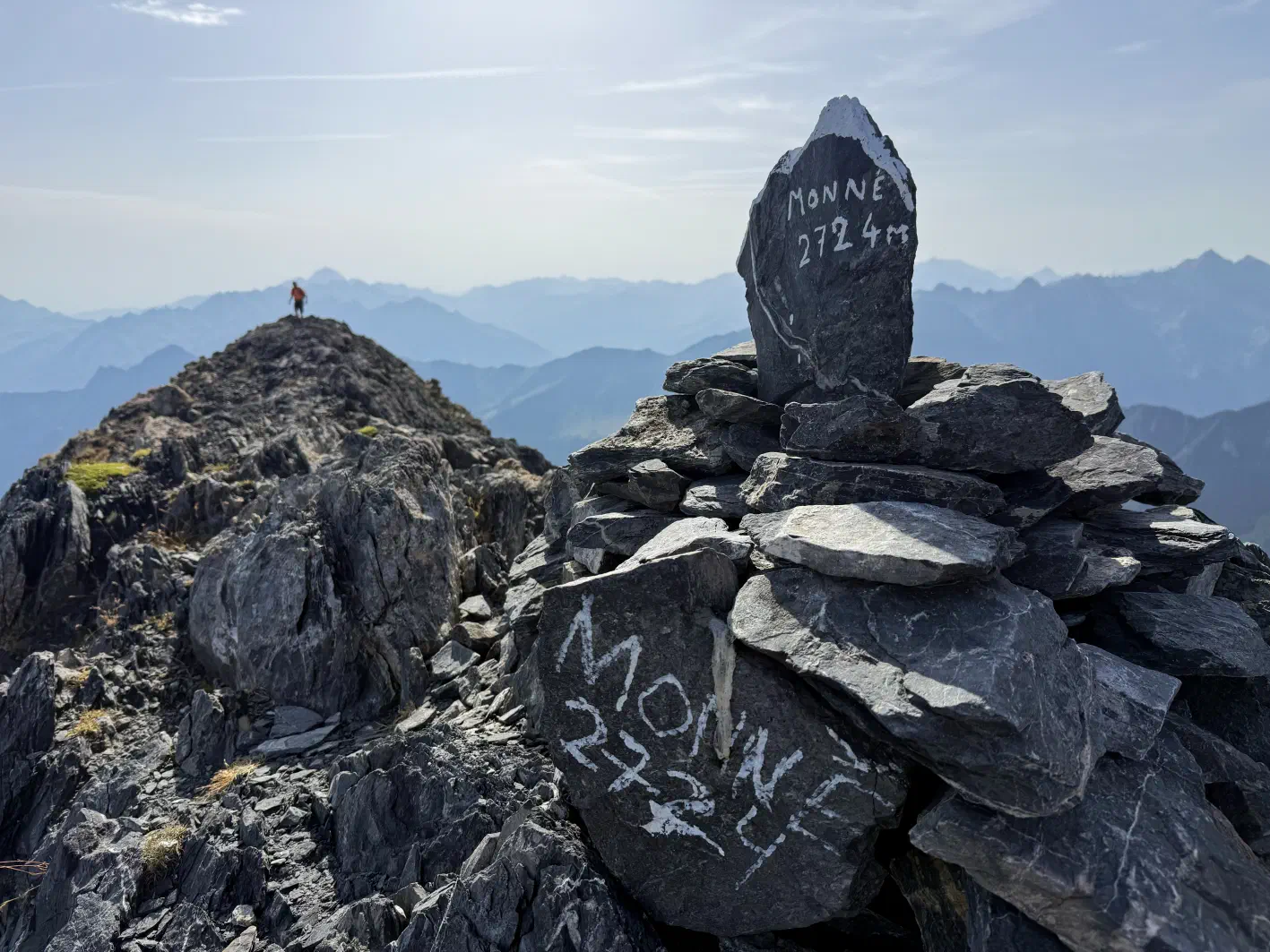 Monné 2724 m, c&rsquo;est écrit dessus